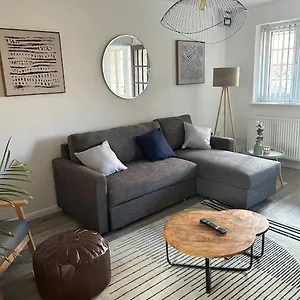  Apartment Cosy 3 Bed House Walking Distance To Principality Stadium Bay And Centre With Parking United Kingdom